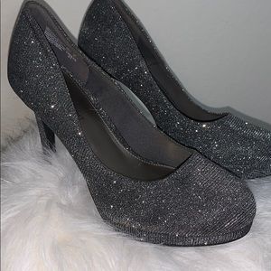 Fioni Night Gun Metal/ Metallic 6 /2 Pumps